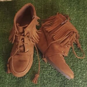 City Classified Wedge-] Side Zipper & Tie Moccasins Booties,Suede Like & Fringe